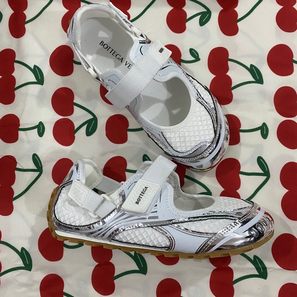 Bottega Veneta White Women Mary Jane Sandals with Silver Accents - Picture 6 of 9